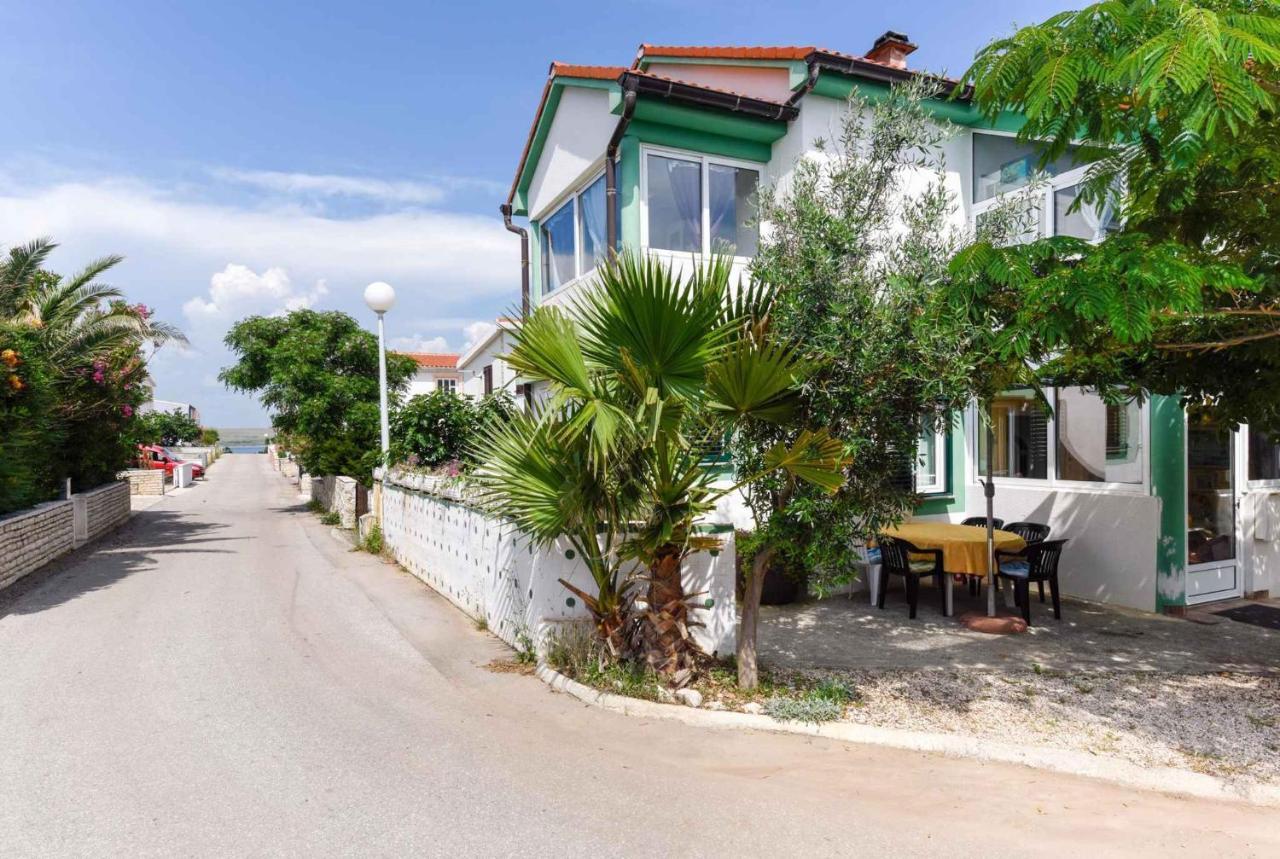 Apartments In Vir/Insel Vir 34750 Екстериор снимка